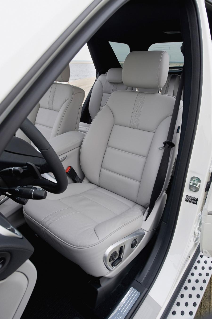  Mercedes-Benz ML320 BlueTEC 2009 года  (фото 13 из 21)